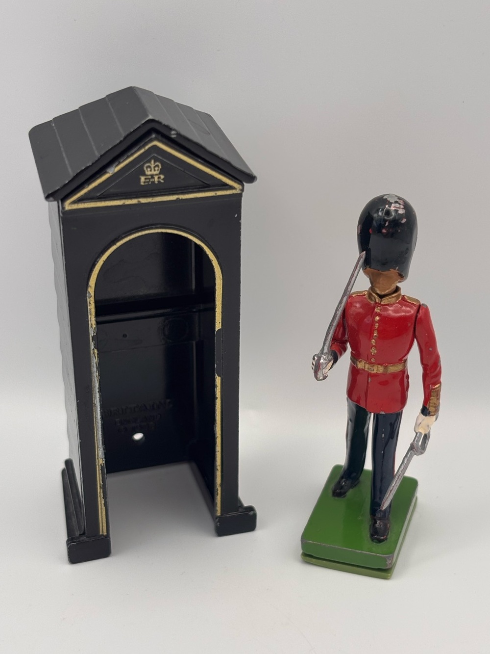 Vintage Sentry Box and Scots Guard Metal Toy Figurine Set, W. Britain item 00089